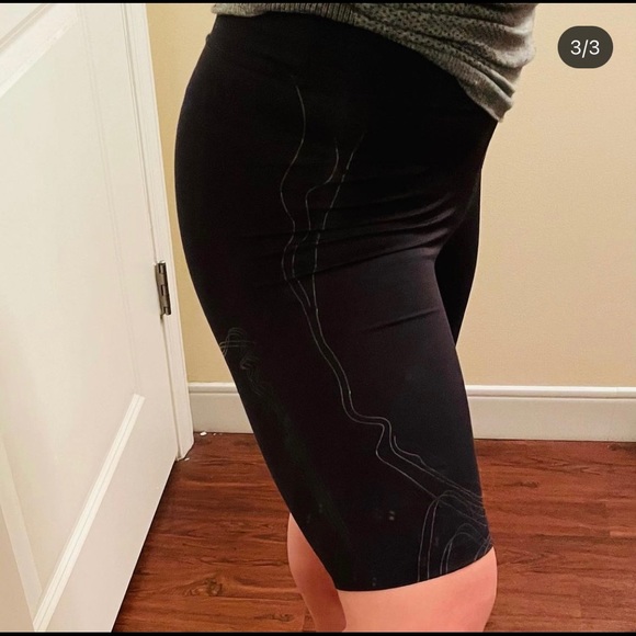 Gymshark Biker Shorts - Picture 3 of 3